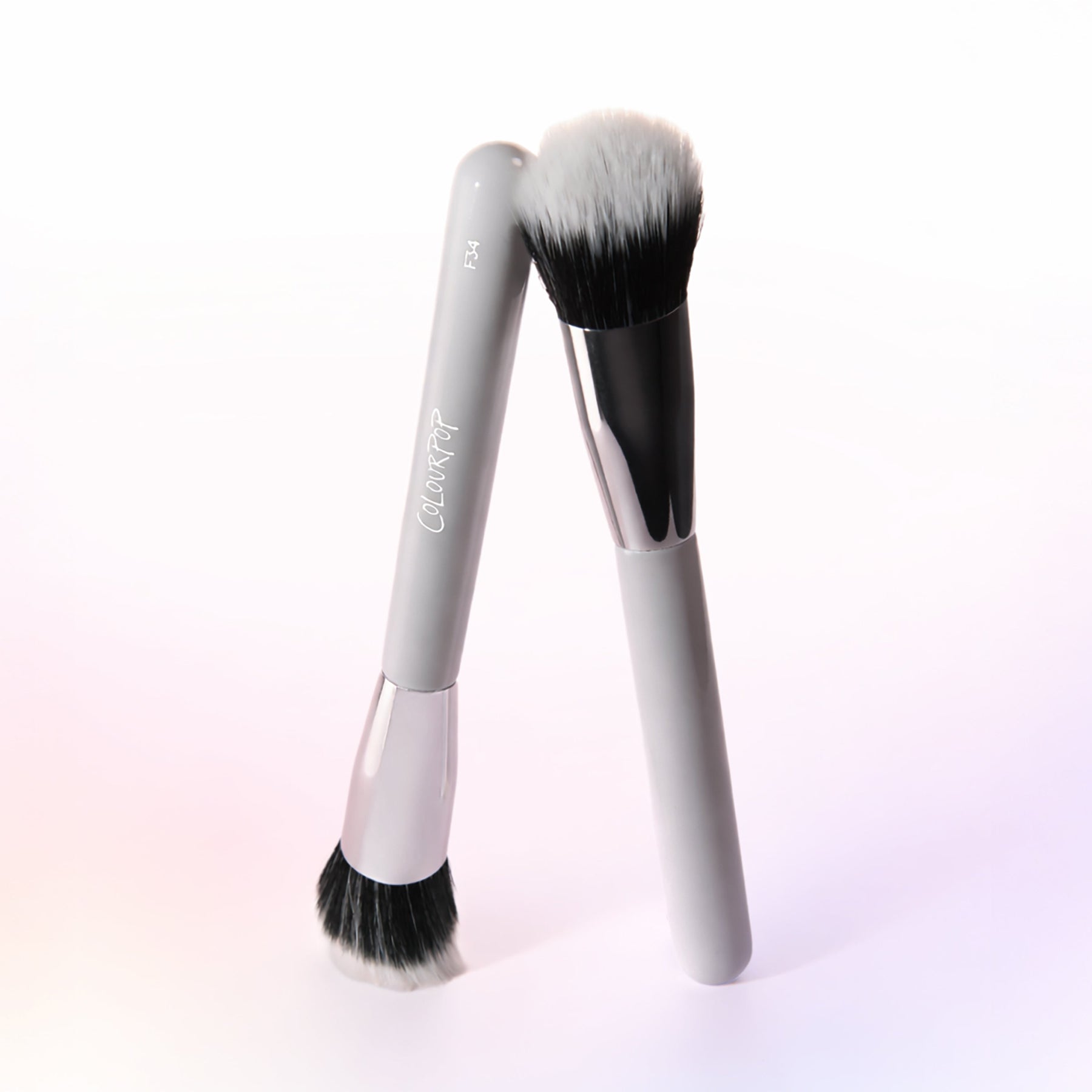 Angled Blending Face Brush - Smooth Finish